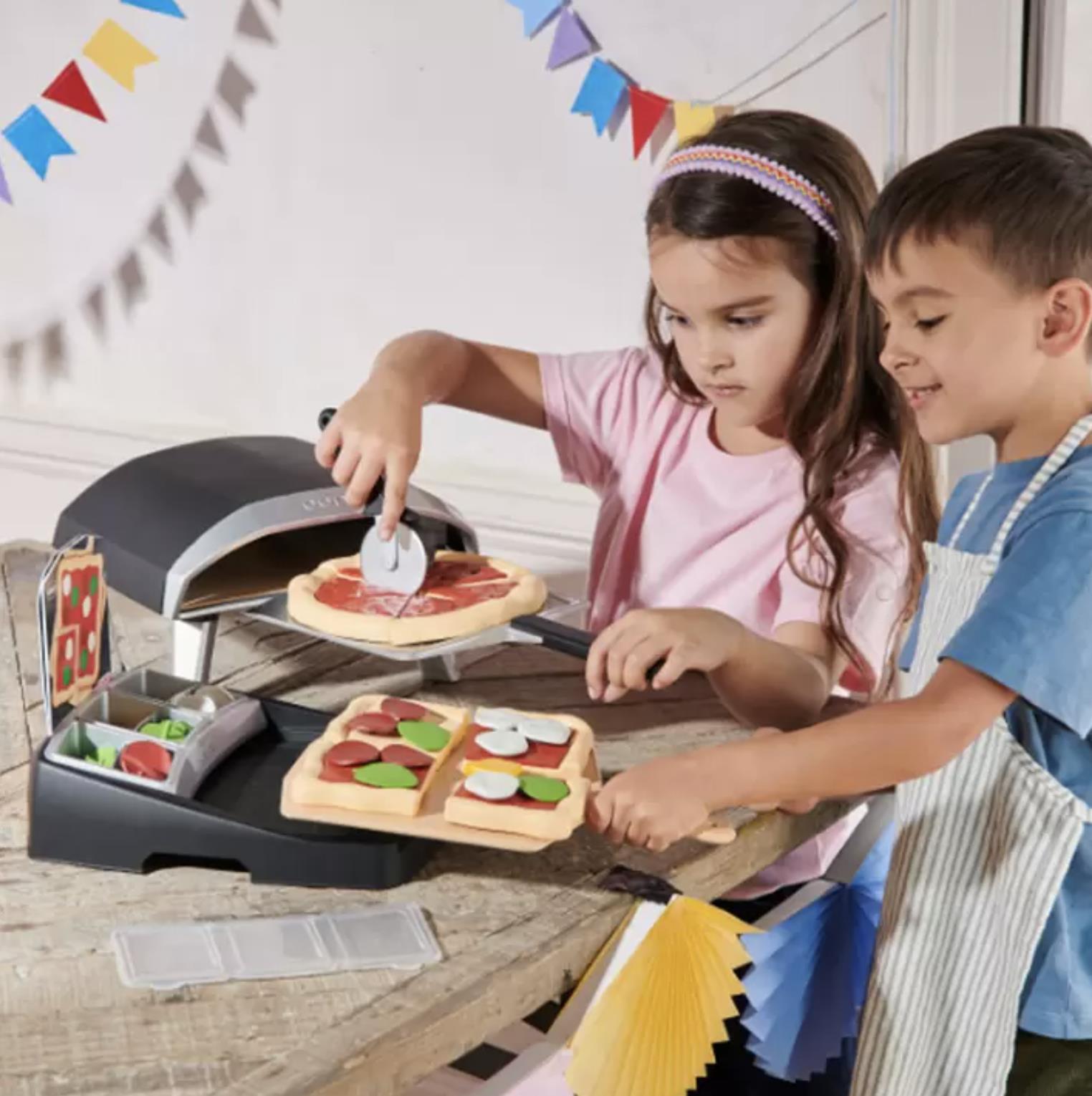 Ooni Toy Pizza Oven and Topping Station Deluxe 55+ Piece Set - Image 7