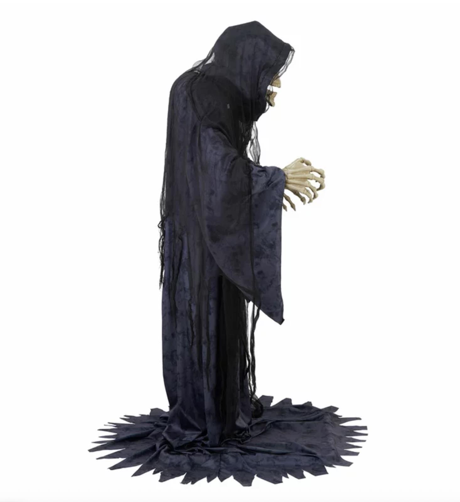 6.8ft (2.08m) Halloween Rise Up Reaper Animatronic with LED eyes - Image 6