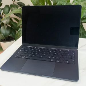 Apple MacBook Air 13.6 Inch M2 Chip 16GB RAM 256GB SSD 8C CPU 8C GPU MC7X4B/A