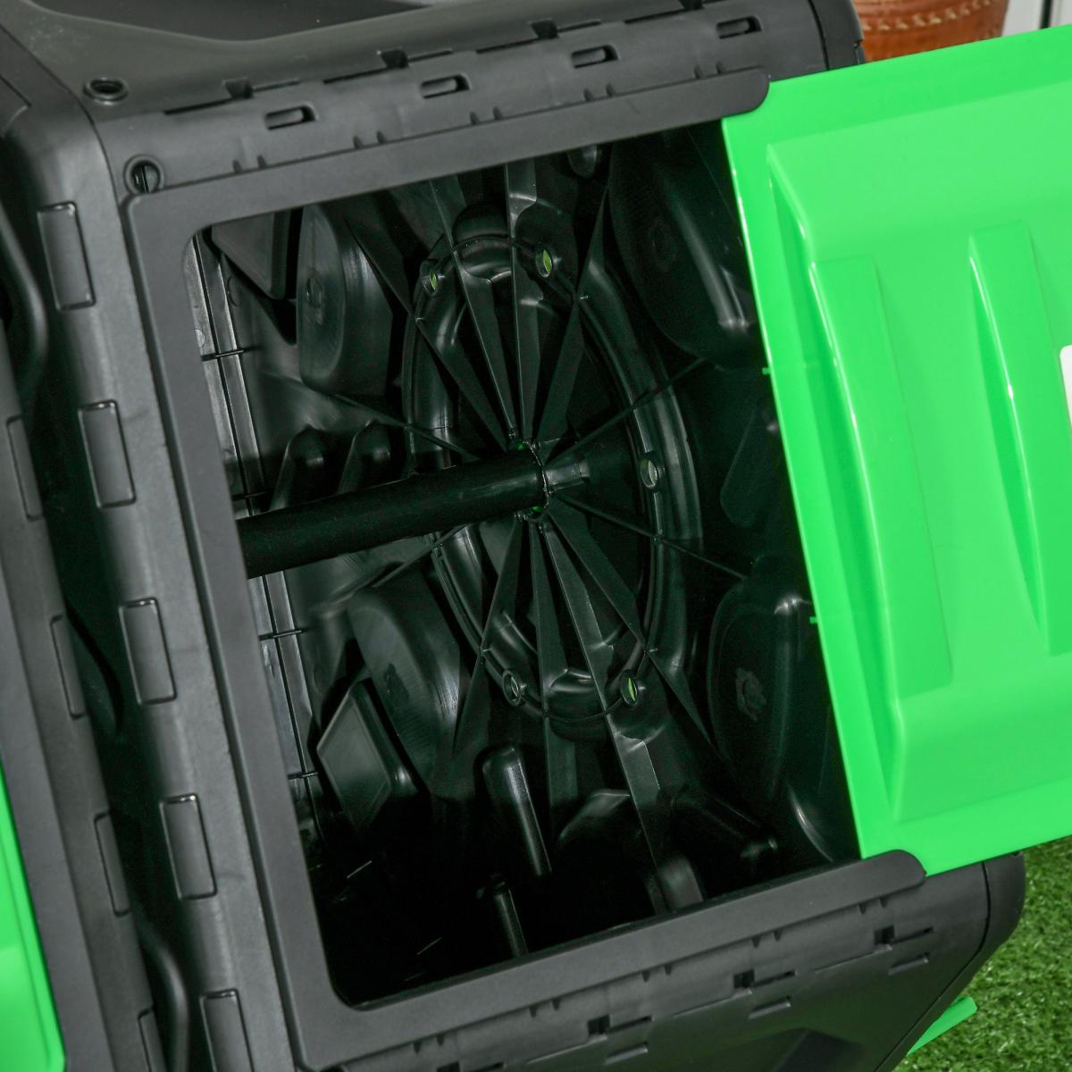 Outsunny 130L Compost Bin Dual Chamber Rotating Composter w/ Ventilation Holes - Image 7
