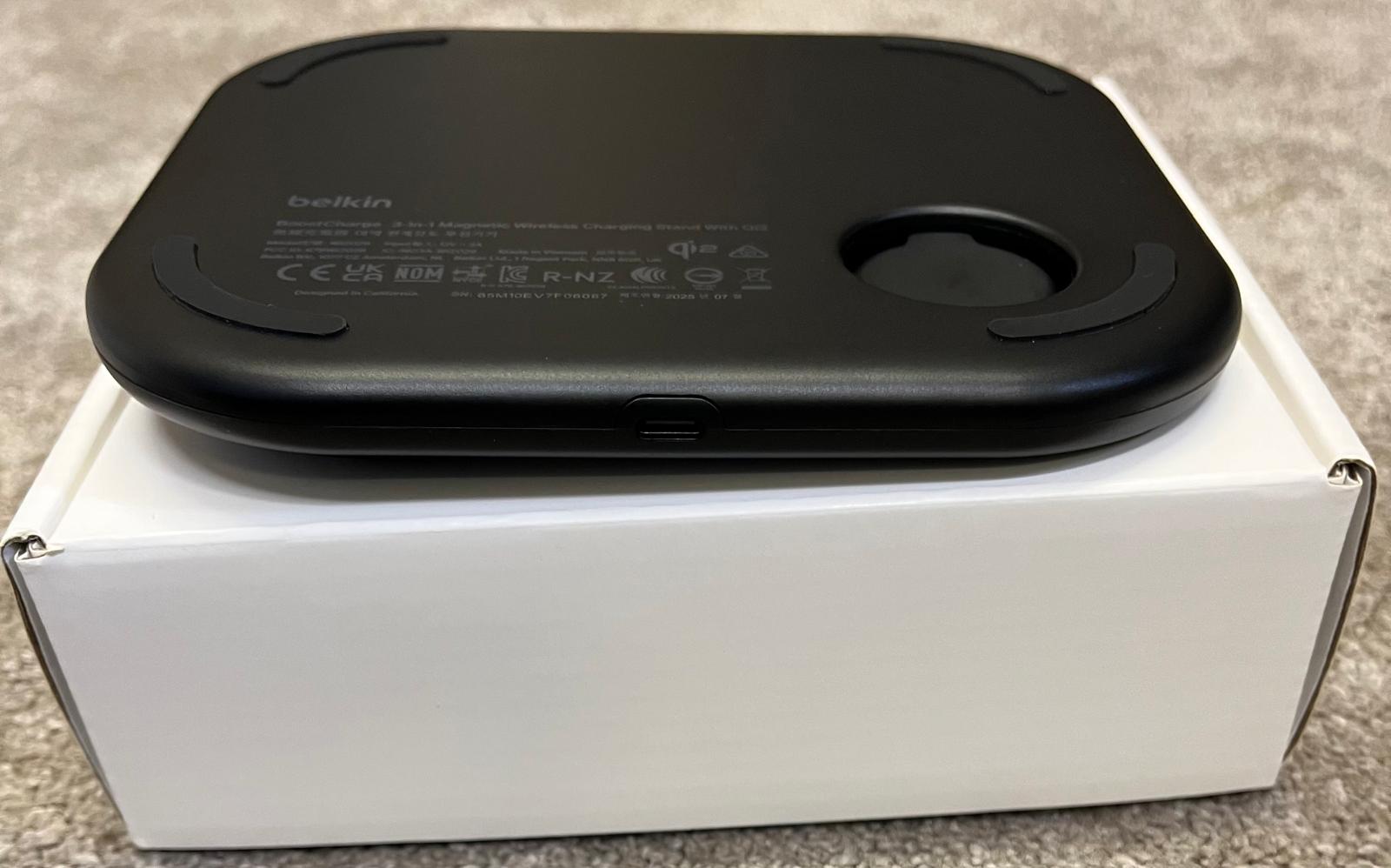 Belkin BoostCharge Pro 3-in-1 Magnetic Foldable Wireless Charger Qi2 15W - Image 3